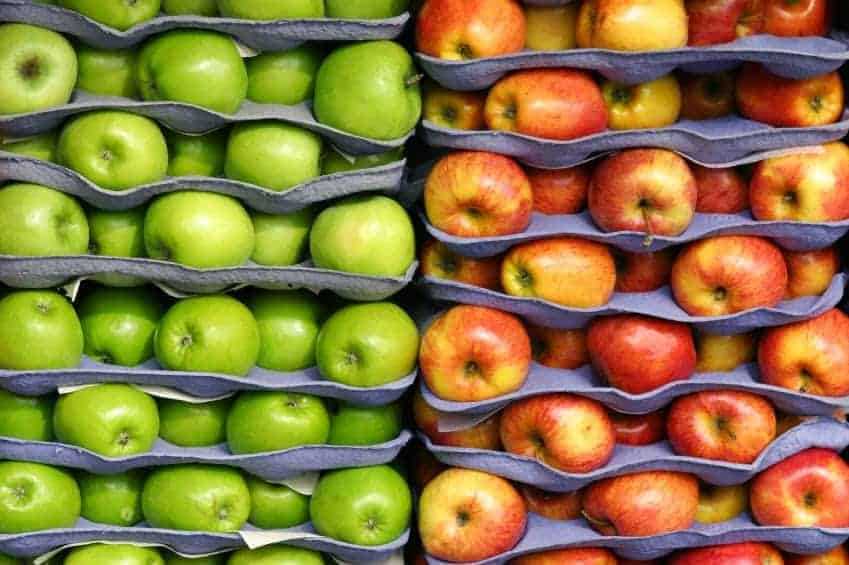 Как правильно снять яблоки и сохранить до весны